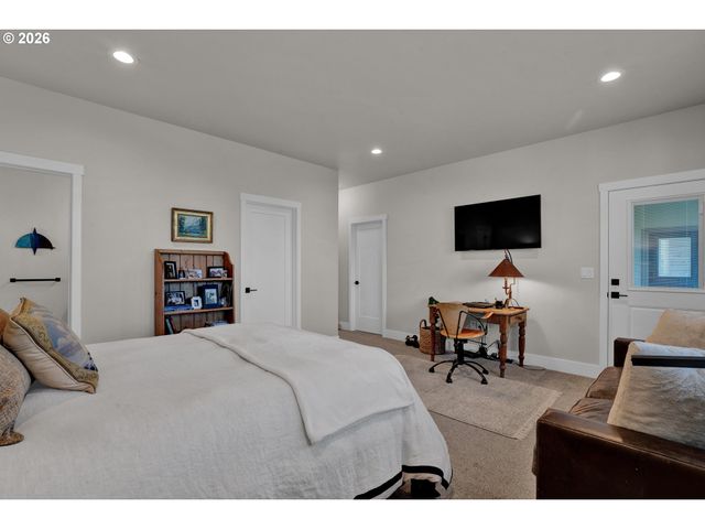 34 BONNETT Way, Florence, OR 97439