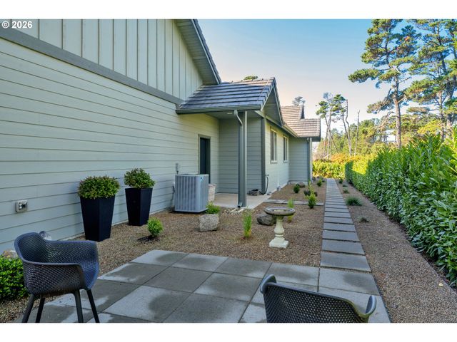 34 BONNETT Way, Florence, OR 97439
