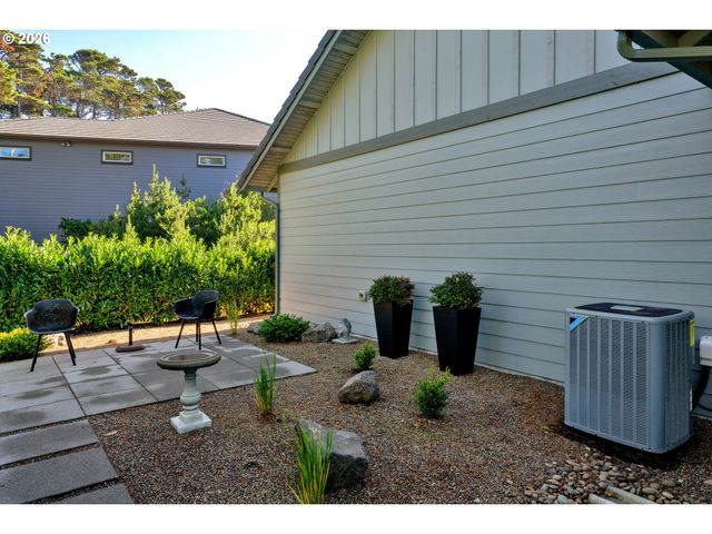 34 BONNETT Way, Florence, OR 97439