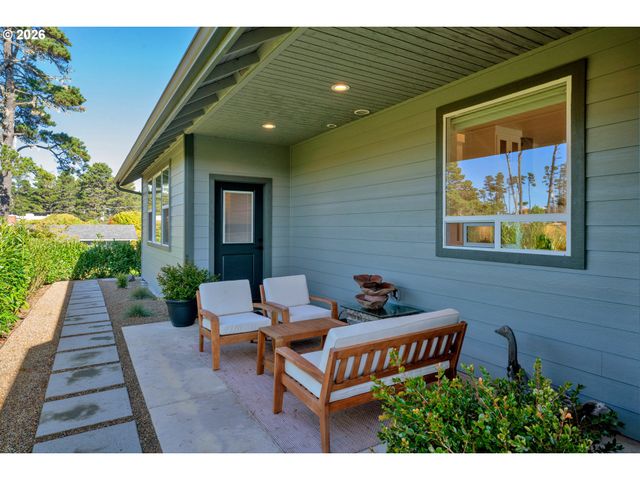 34 BONNETT Way, Florence, OR 97439