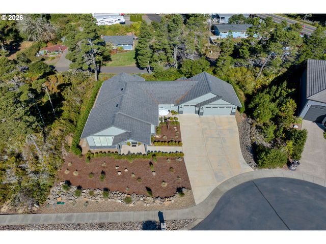 34 BONNETT Way, Florence, OR 97439