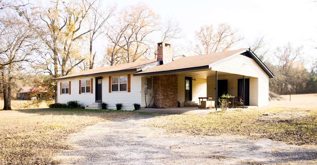 13120 Smilax RD, Diana, TX 75640