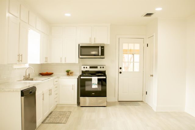 13120 Smilax RD, Diana, TX 75640