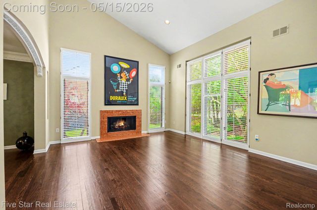 4689 Mirror Lake Drive, West Bloomfield Charter Township, MI 48323