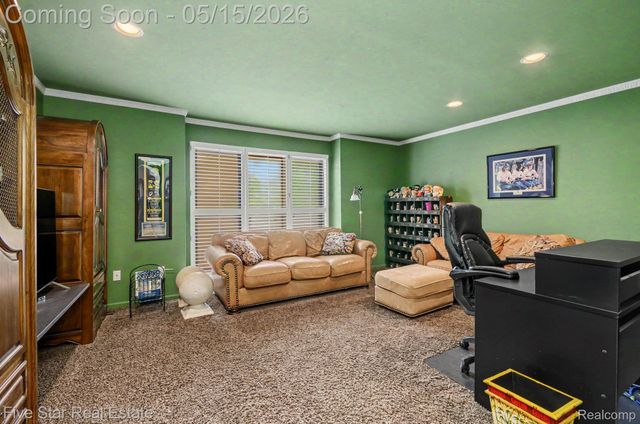 4689 Mirror Lake Drive, West Bloomfield Charter Township, MI 48323