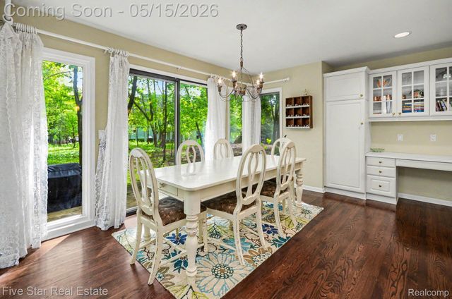 4689 Mirror Lake Drive, West Bloomfield Charter Township, MI 48323