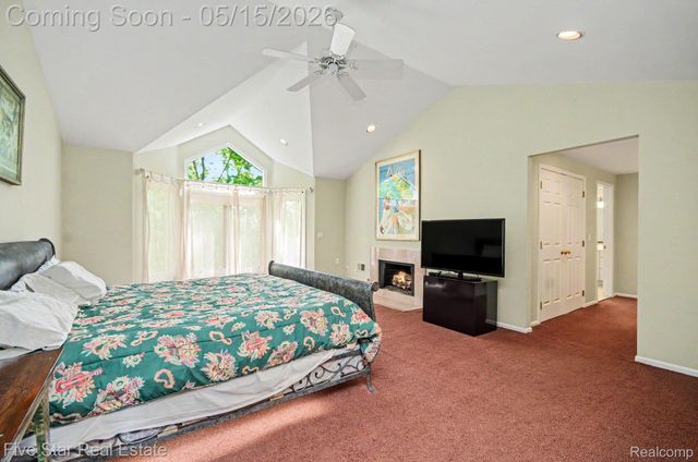4689 Mirror Lake Drive, West Bloomfield Charter Township, MI 48323
