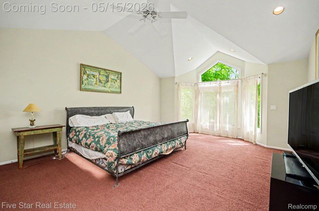 4689 Mirror Lake Drive, West Bloomfield Charter Township, MI 48323