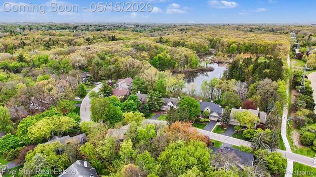 4689 Mirror Lake Drive, West Bloomfield Charter Township, MI 48323