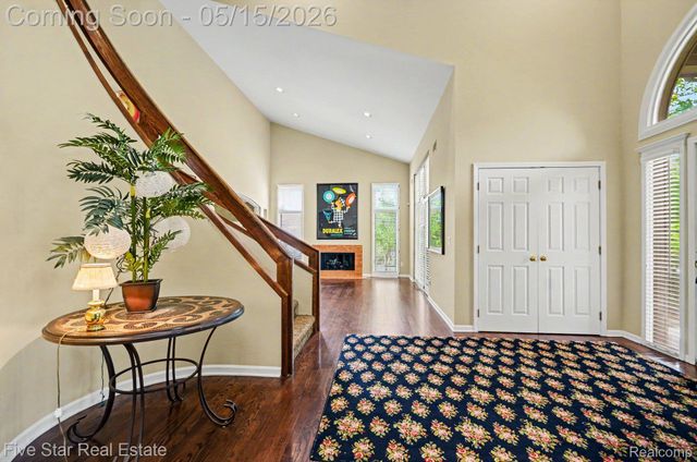 4689 Mirror Lake Drive, West Bloomfield Charter Township, MI 48323