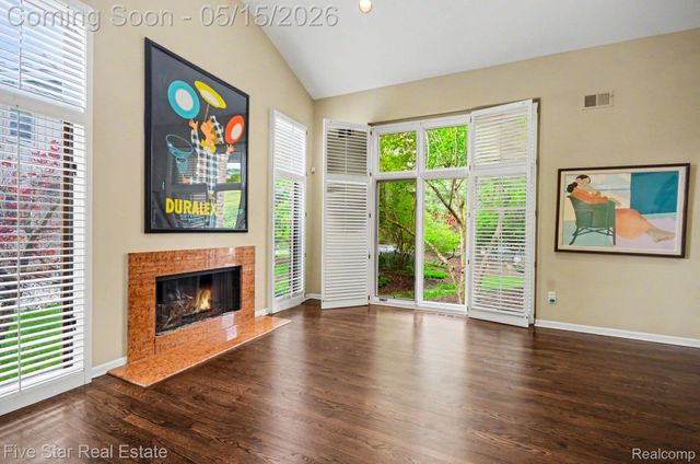 4689 Mirror Lake Drive, West Bloomfield Charter Township, MI 48323