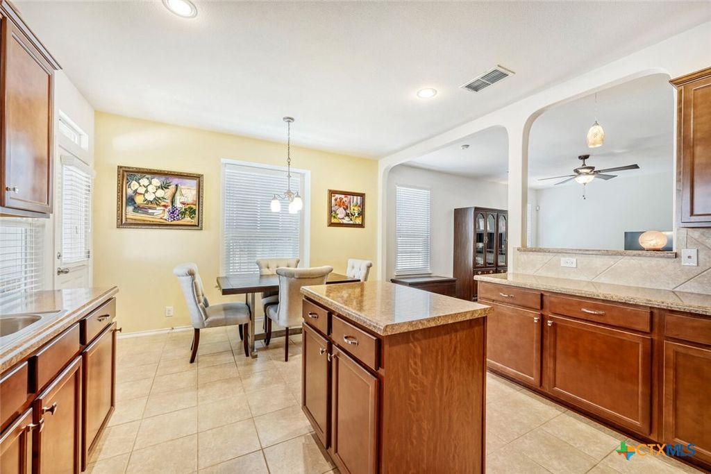 Image 10 of property listing at 12202 Dewitt Way, San Antonio, TX 78253