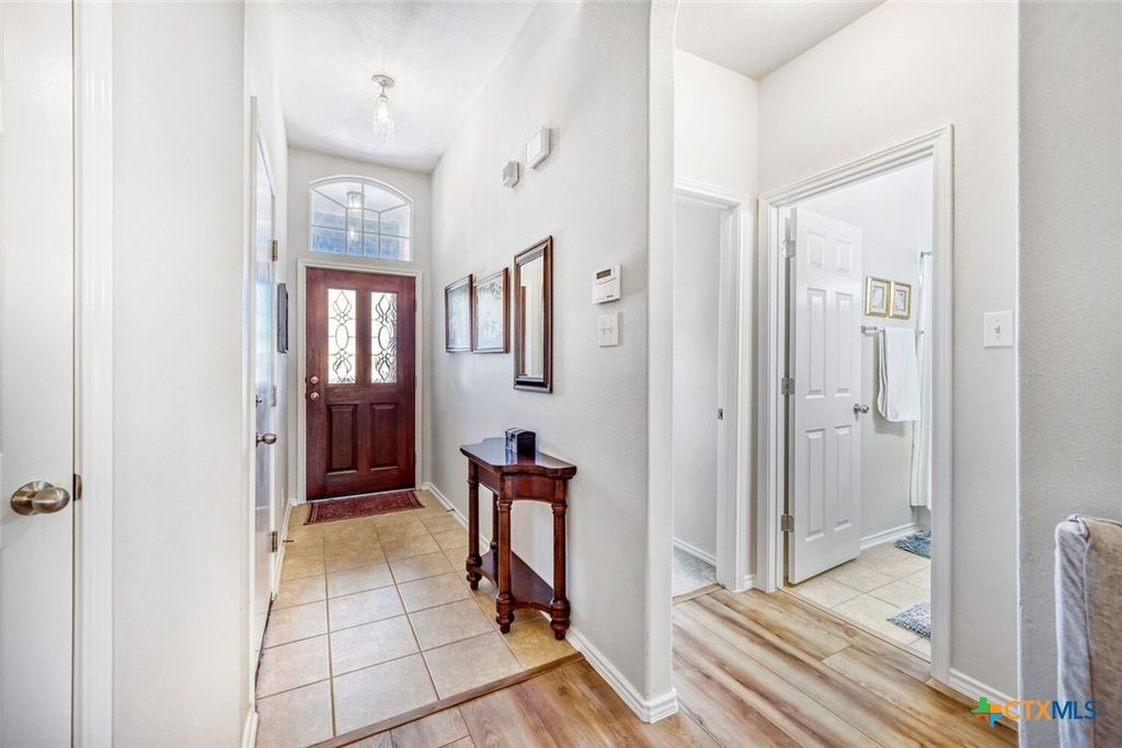 Image 4 of property listing at 12202 Dewitt Way, San Antonio, TX 78253