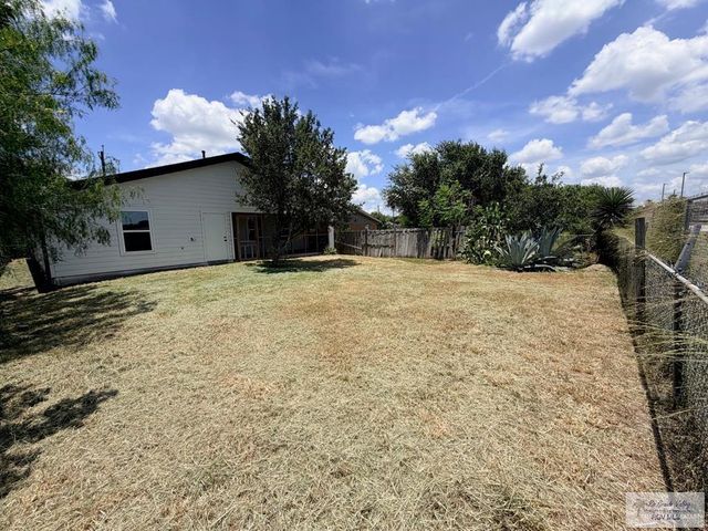 805 W Spruce Avenue, La Feria, TX 78559