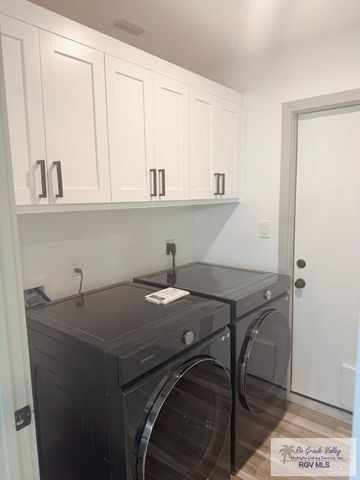 805 W Spruce Avenue, La Feria, TX 78559