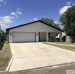 805 W Spruce Avenue, La Feria, TX 78559