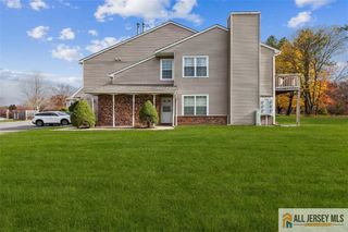 15 Lindsey Circle 15, Old Bridge, NJ 08857