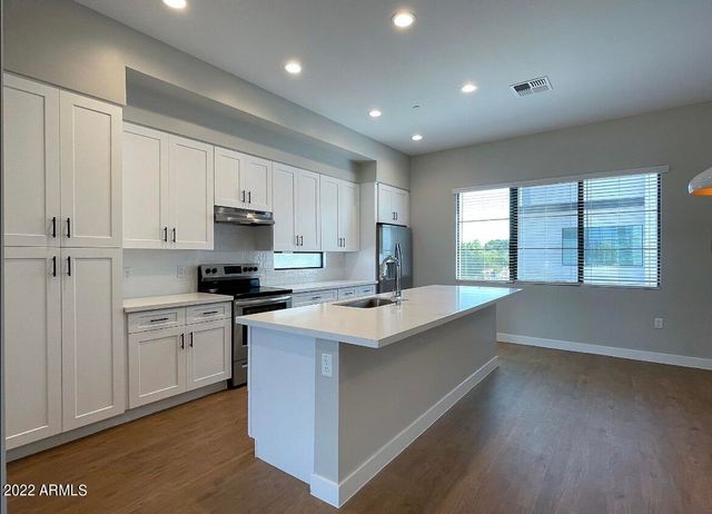 3215 E Flower Street 15, Phoenix, AZ 85018