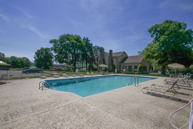 1008 Boxwood Dr, Franklin, TN 37069