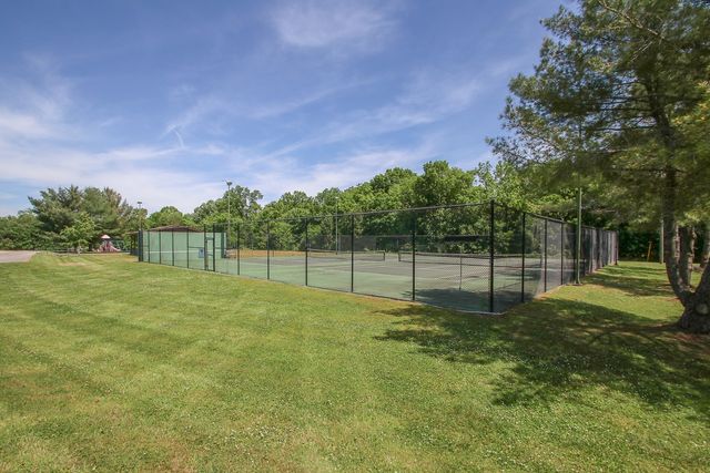 1008 Boxwood Dr, Franklin, TN 37069