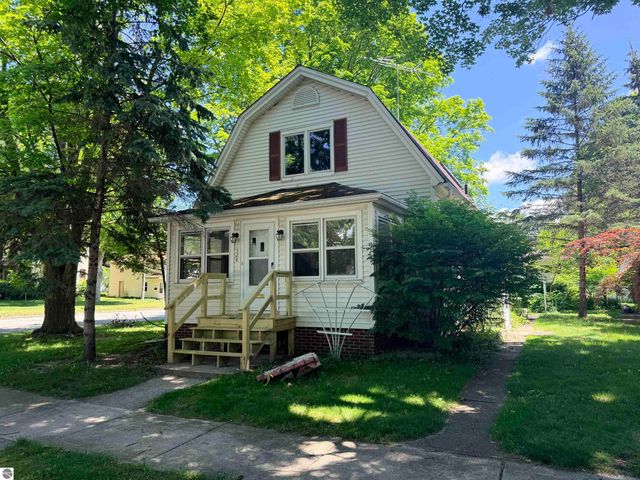 524 N Kinney, Mt Pleasant, MI 48858