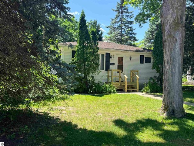 524 N Kinney, Mt Pleasant, MI 48858
