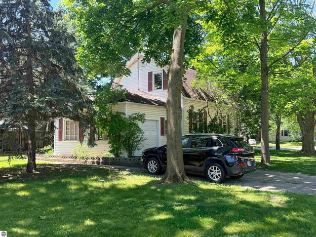 524 N Kinney, Mt Pleasant, MI 48858