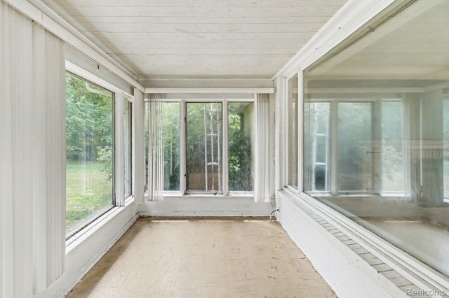 1157 Kra Nur Drive, Burton, MI 48509