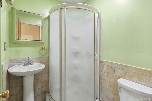 1157 Kra Nur Drive, Burton, MI 48509