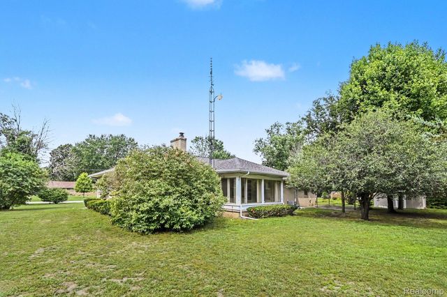 1157 Kra Nur Drive, Burton, MI 48509