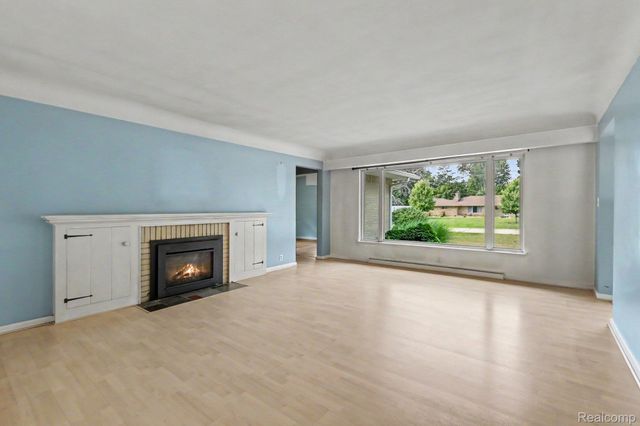 1157 Kra Nur Drive, Burton, MI 48509