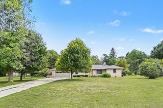 1157 Kra Nur Drive, Burton, MI 48509