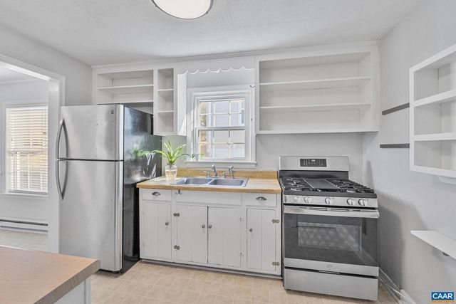 1007 MONTROSE AVE, Charlottesville, VA 22902