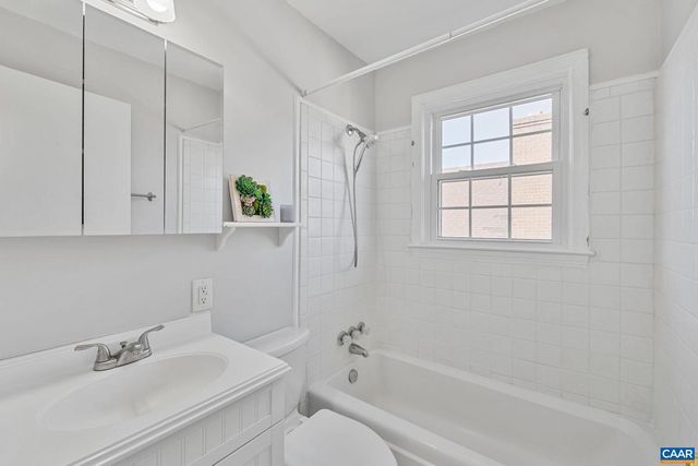 1007 MONTROSE AVE, Charlottesville, VA 22902