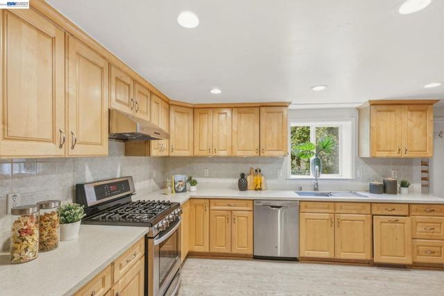 147 San Benito Ave, San Bruno, CA 94066