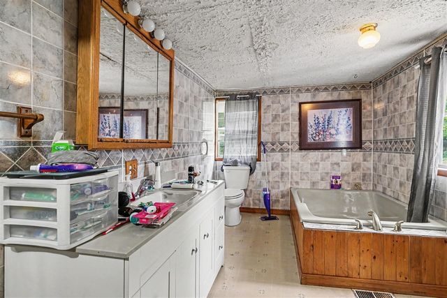 6846 104th Avenue, South Haven, MI 49090