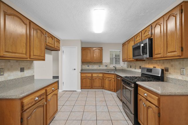 722 Regency Court, Friendswood, TX 77546