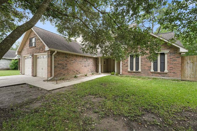 722 Regency Court, Friendswood, TX 77546