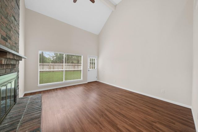 722 Regency Court, Friendswood, TX 77546