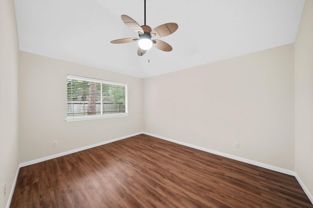 722 Regency Court, Friendswood, TX 77546