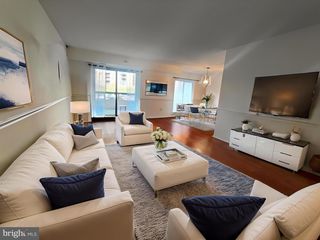 8360 GREENSBORO DR #207, Mclean, VA 22102