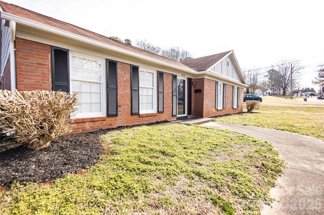2220 Gaines Avenue, Gastonia, NC 28054