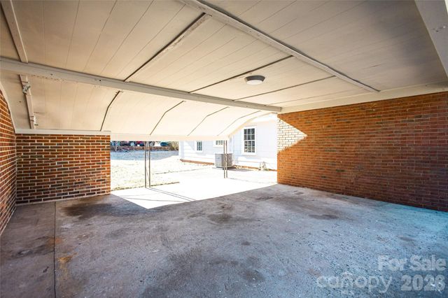 2220 Gaines Avenue, Gastonia, NC 28054