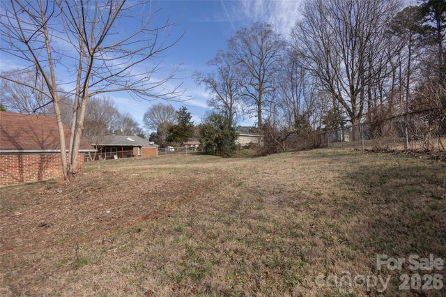 2220 Gaines Avenue, Gastonia, NC 28054