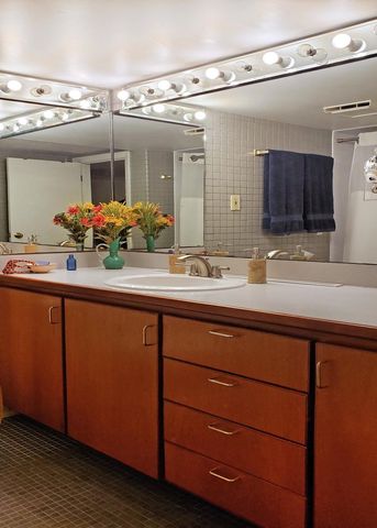 12 Stillwater Circle, Salem, NH 03079