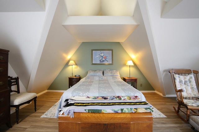 12 Stillwater Circle, Salem, NH 03079