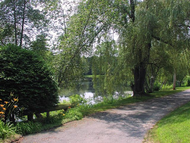 12 Stillwater Circle, Salem, NH 03079