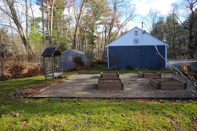 12 Stillwater Circle, Salem, NH 03079