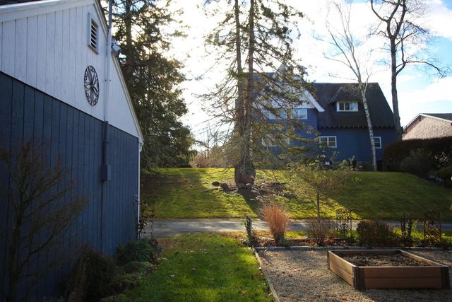 12 Stillwater Circle, Salem, NH 03079