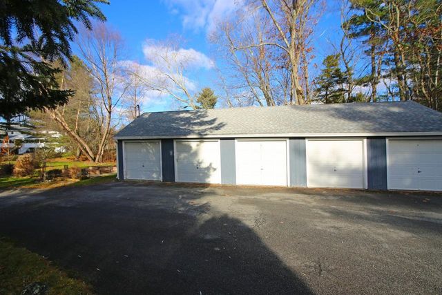 12 Stillwater Circle, Salem, NH 03079